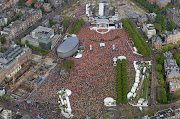 Kroning Willem Alexander (oranjeplein museumplein koninginnedag)