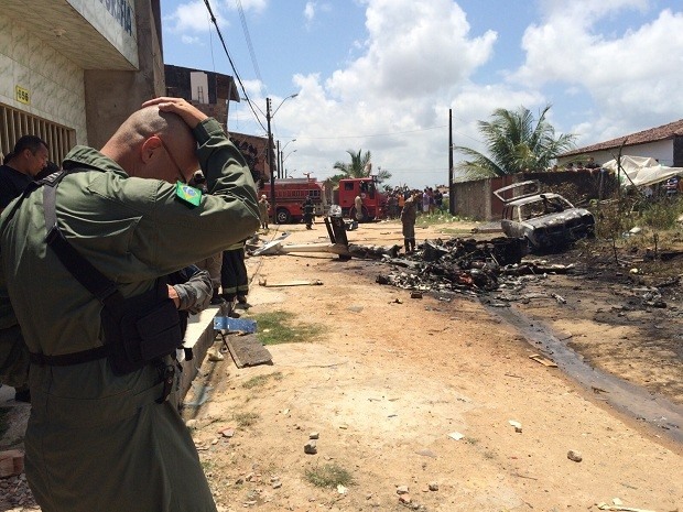 Helicóptero da PM de Alagoas cai em Maceió e 4 militares morrem
