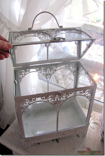 Shabby terrarium