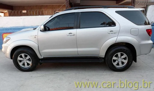 Toyota Hilux SW4 2007 Automática - lateral