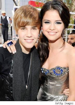 Justin-Bieber-and-Selena-Gomez-Be-Afraid-Of-His-Fans