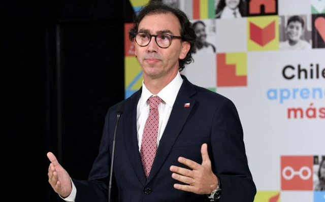  Ministro de Educación, Raúl Figueroa