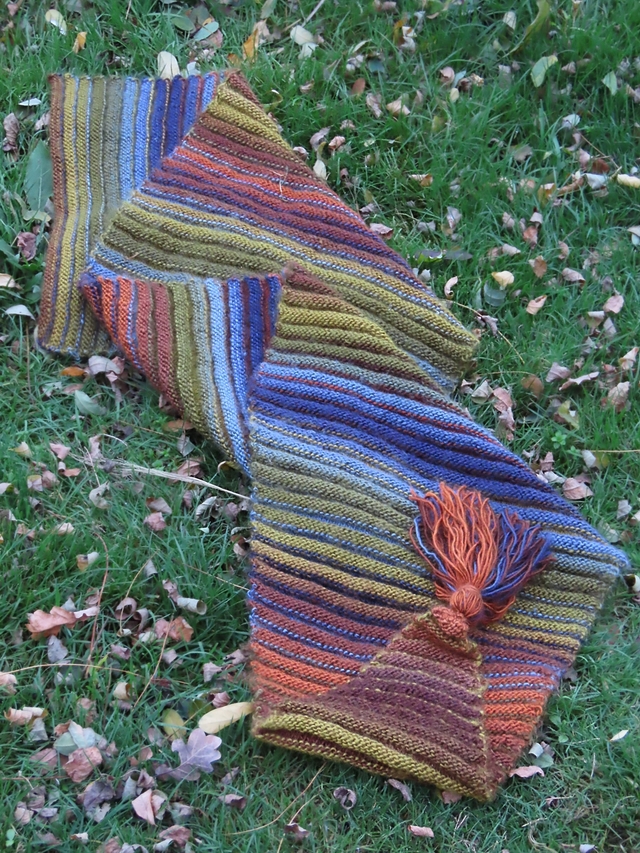 (min of meer/more or less) DIY  - gebreide ribbelsjaal met kwast/ribbed scarf with tassel