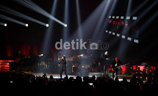 'Mahakarya Ahmad Dhani & Dewa 19 In Concert'