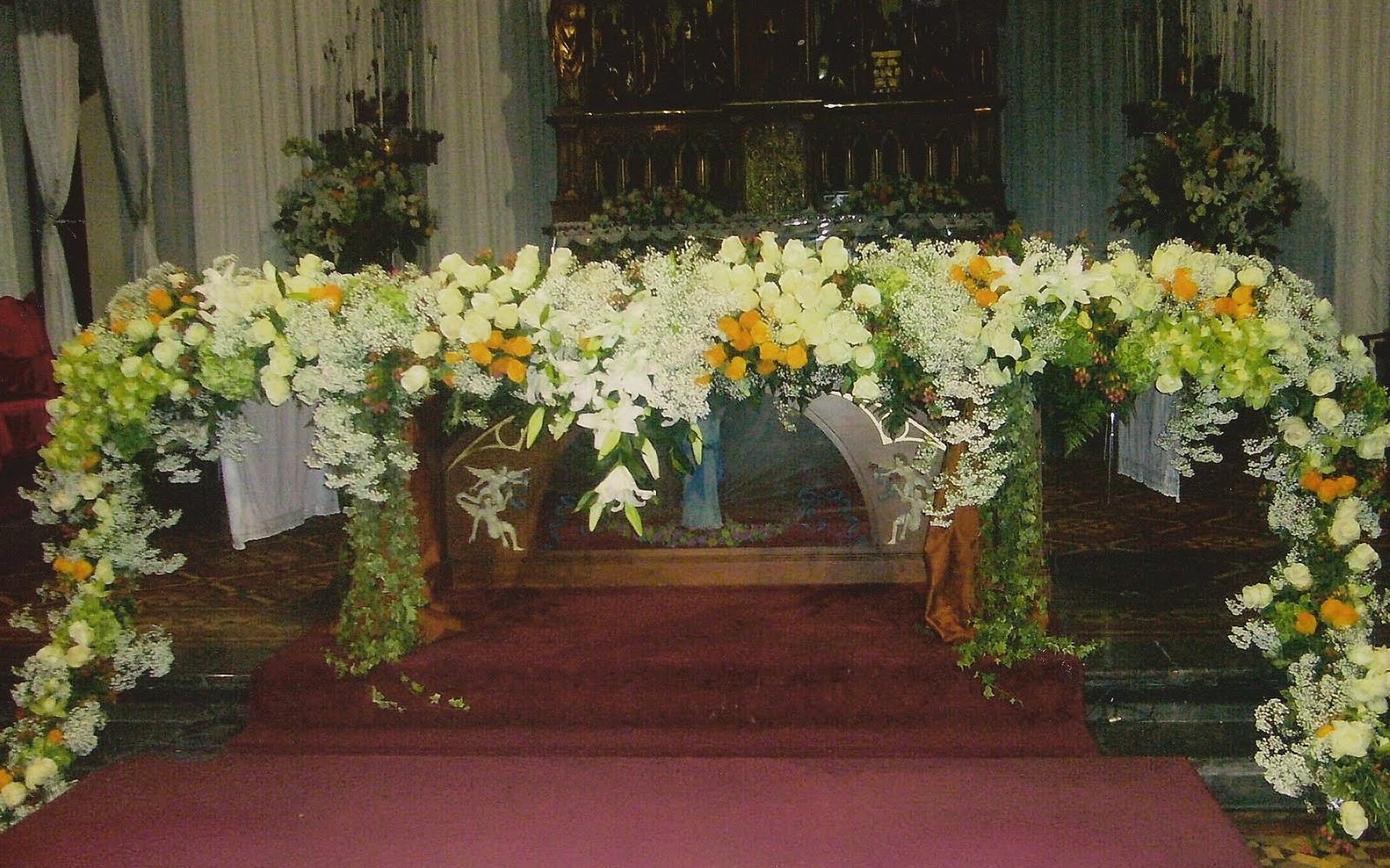 Konsep 24 Rangkaian Bunga Altar