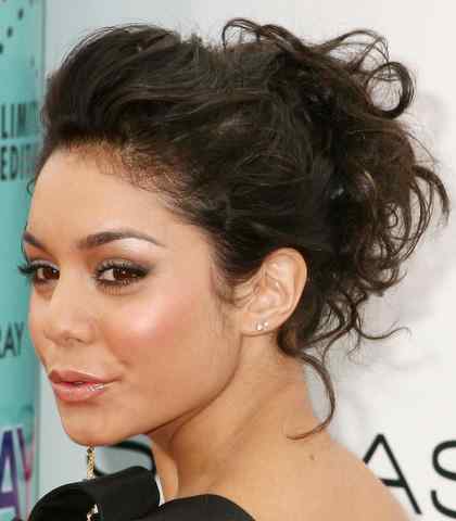 vanessa hudgens haircut 2011