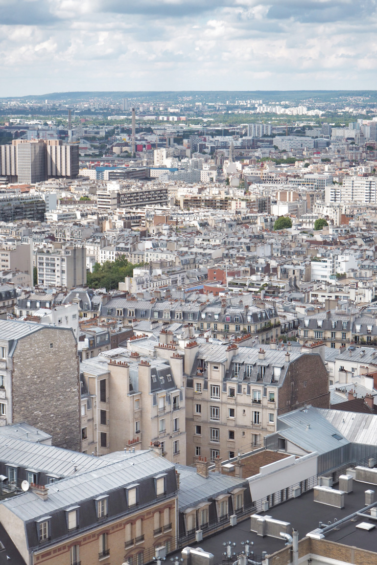 Vue sur les toits de Paris depuis le dôme de la basilique du Sacré-Cœur Montmartre