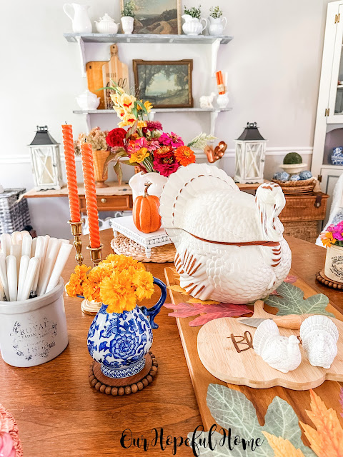 fall dining table with fresh flowers