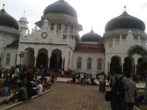 Korban Gempa Di Aceh 11 April 2012