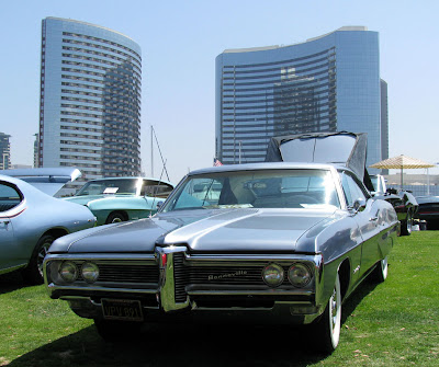 '68 Pontiac Bonneville with rare optional travelers trunk