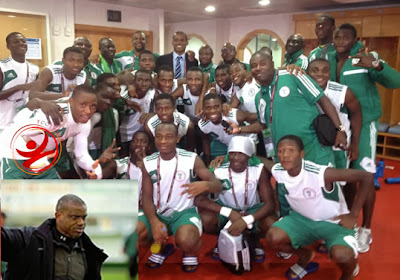 Sunday Oliseh counsels, prays for Golden Eaglets