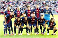 F. C. BARCELONA - Barcelona, España - Temporada 2012-13 - Alves, Mascherano, Sergi Roberto, Busquets y Valdés; Messi, Alexis, Adriano, Iniesta, Tello y Puyol - MANCHESTER UNITED 0, BARCELONA 0 (2-3 para el Barcelona en los penalties) - 08/08/2012 - Partido amistoso - Goteborg (Suecia), Estadio Ullevi