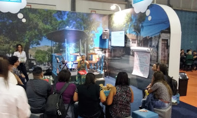 Palestra no stand da prefeitura na Bienal