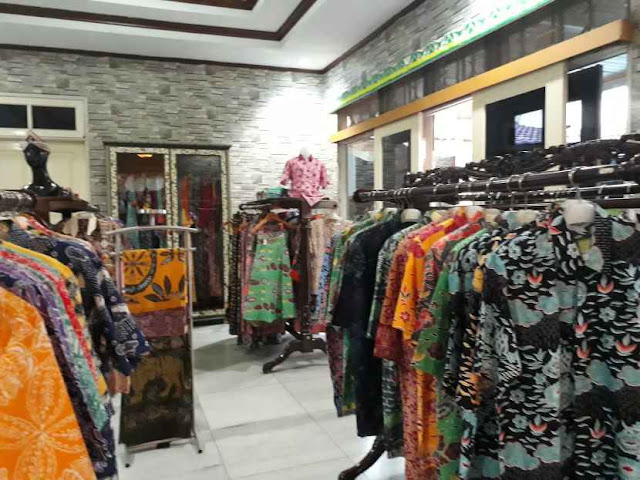 TOKO BATIK TERDEKAT DARI LOKASI ANDA