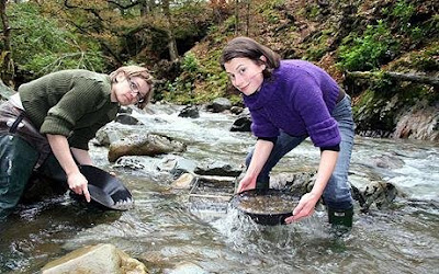 brides makes own wedding ring from panning gold