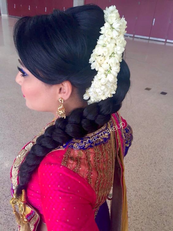 Kerala bridal makeover/traditional Kerala jewellery/flower  arrangement/bridal flower /bridal saree/ - YouTube