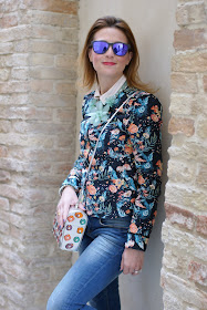 Pull & Bear floral jacket, Oakley sunglasses,  Angela Frascone bag, Fashion and Cookies