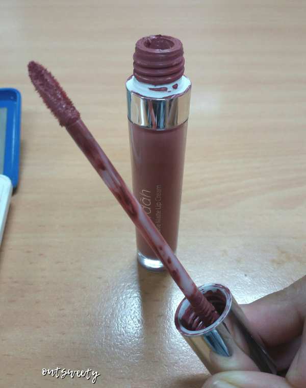 Review: Wardah Exclusive Matte Lip Cream Shade No. 13 dan No. 15