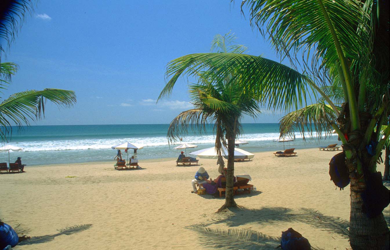  Foto  Foto  Pemandangan Pantai  Kuta  KUMPULAN FOTO  FOTO 