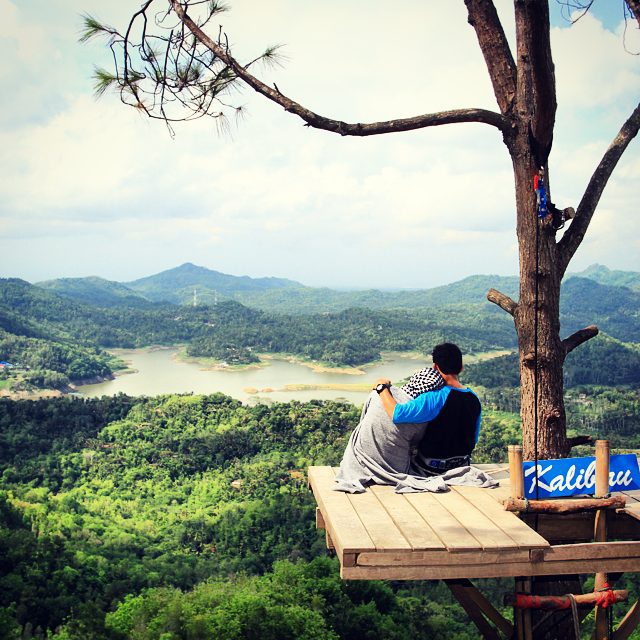 foto romantis di kalibiru kulonprogo