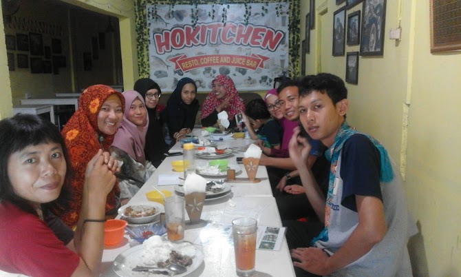 Makan di Hokitchen Resto Skip Bengkulu