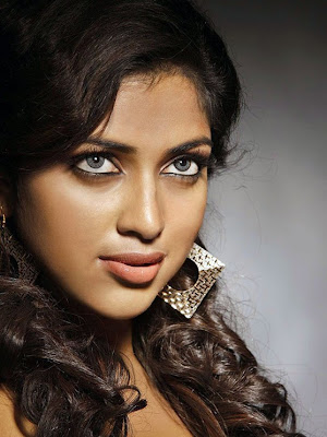 Actress Amala Paul Gallery glamour images