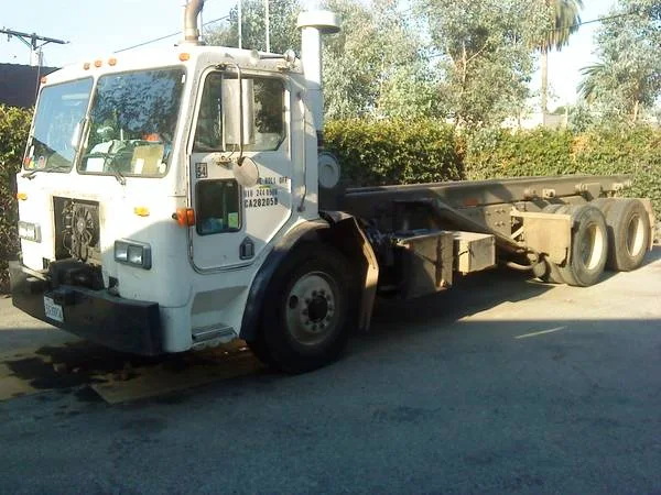 1987 Peterbilt Roll Off Truck