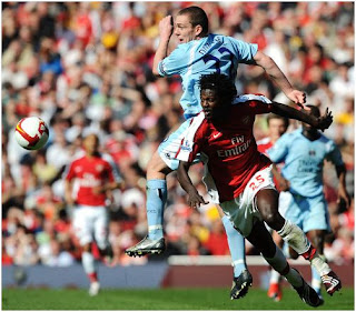 Emmanuel-Adebayor-Manchester-City-Arsenal-Tevez-Santa-Cruz