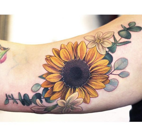 Tatuagem de flor - 86 ideias para se inspirar