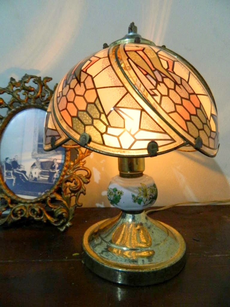  Djago Antik Vintage Kolektibel SOLD Lampu  Meja  