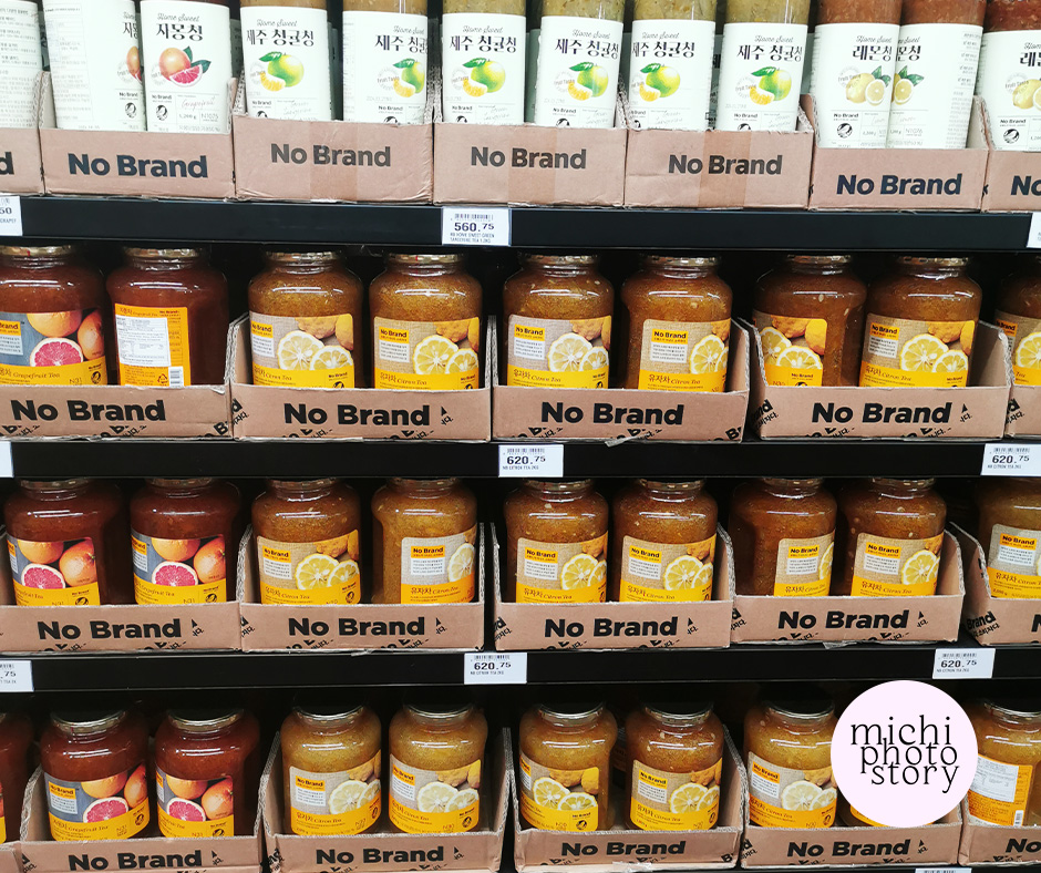 Michi Photostory: No Brand; A Korean Grocery Store