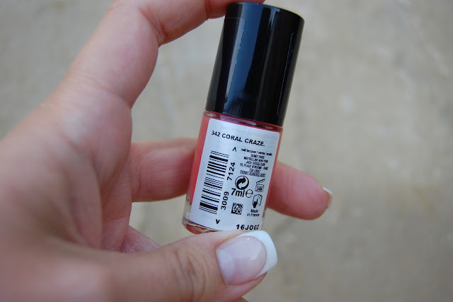 Maybelline Color Show varnish in Coral Craze