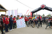 Momentum HUT Bhayangkara ke 77 Tahun, Kapolres Sidrap Lepas Secara Resmi Peserta Sepeda Cross Country 