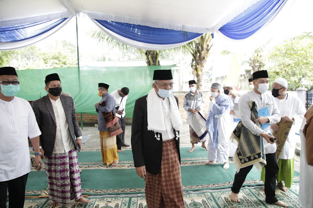 Wagub Mawardi Sumbang Tiga Sapi Kurban untuk Warga