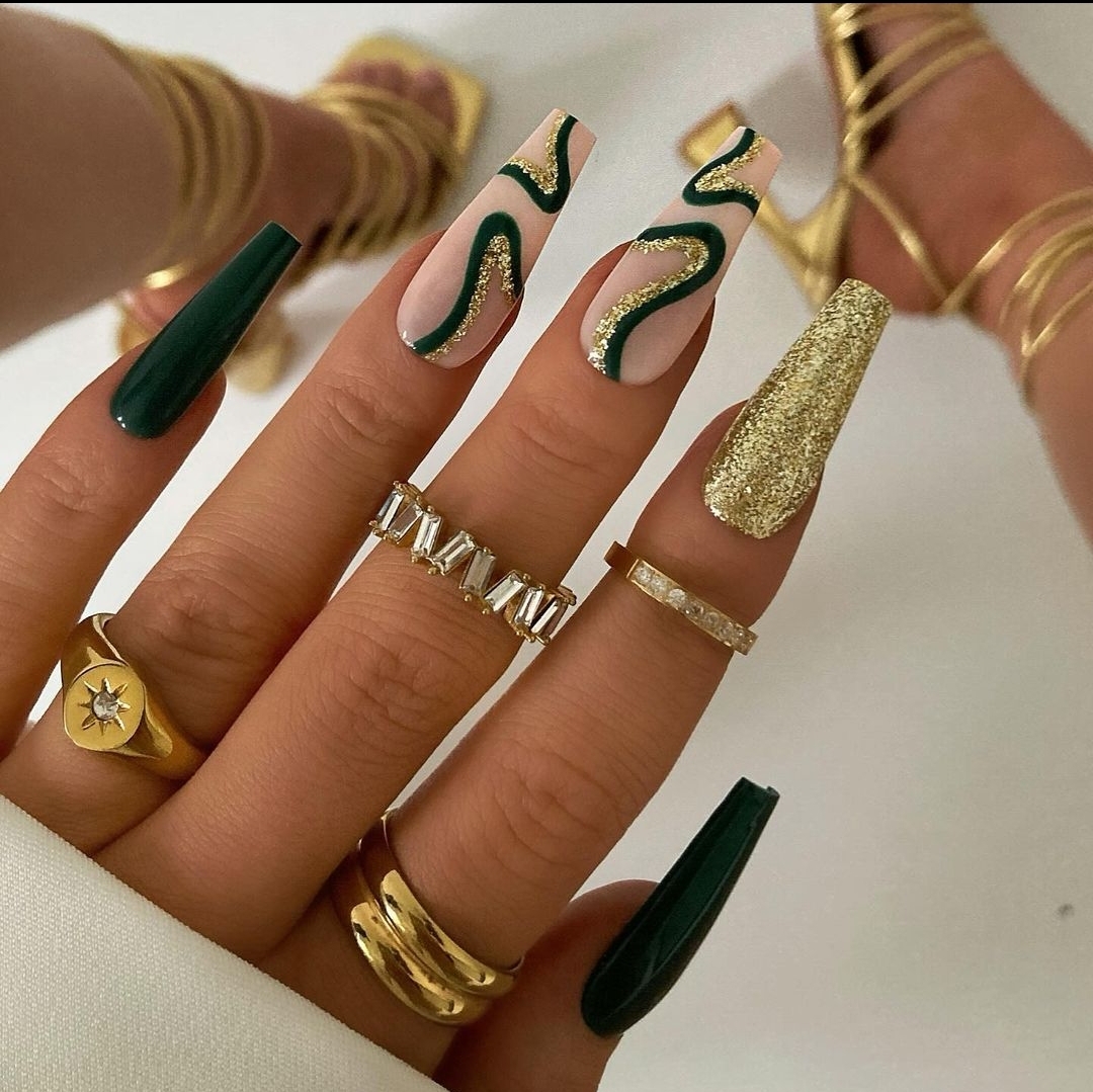 gold March Nail Designs