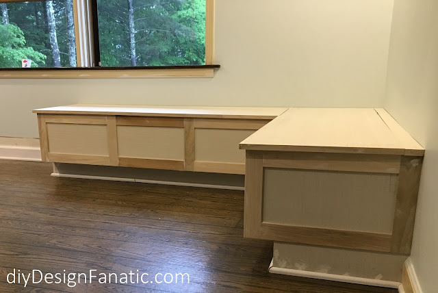 banquette, kitchen reno, cottage, mountain cottage, white kitchen, diydesignfanatic.com