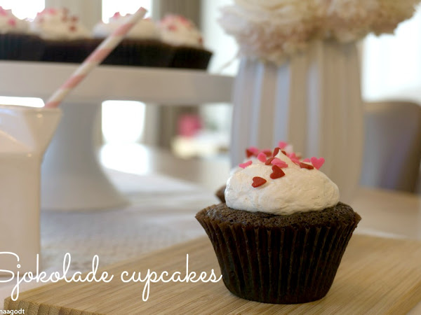 Sjokolade cupcakes med karamell fyll