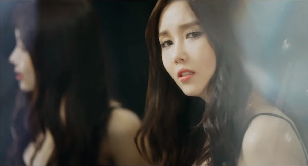 Fiestar's Linzy (린지) in You're Pitiful MV