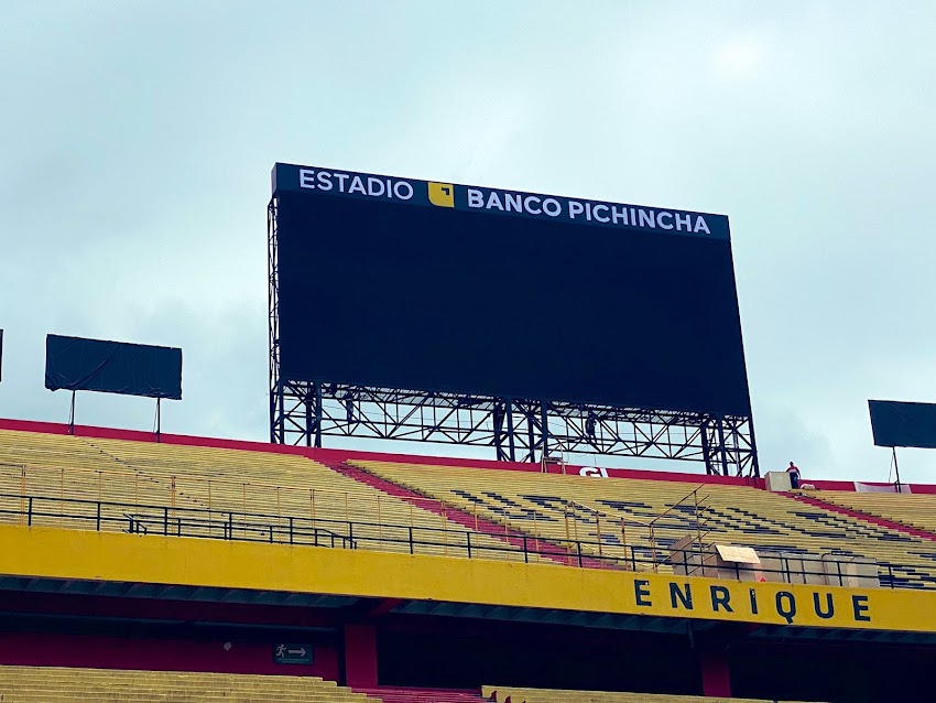 Instalado el nuevo marcador Electrónico en el Estadio Monumental