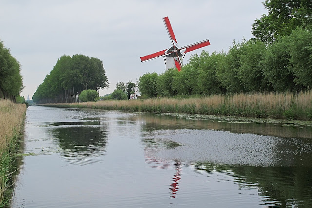 Damme: daar bij die molen...