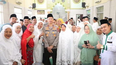 Wakapolda Sumut Bersama Kapolsek Patumbak Safari Shalat Subuh Berjamaah Dengarkan Keluhan Masyarakat