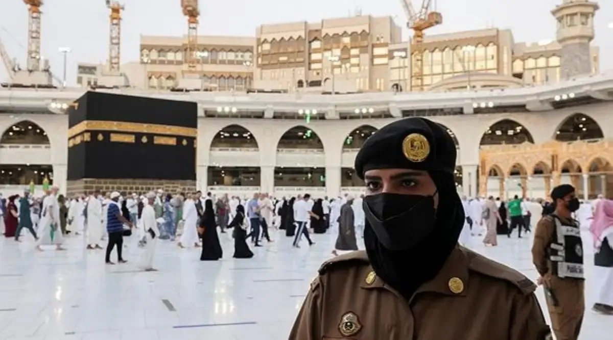 لأول مرة "سعوديات" تقف حراسة في مكة أثناء الحج