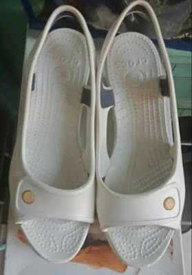 Sandal crocs wanita terbaru