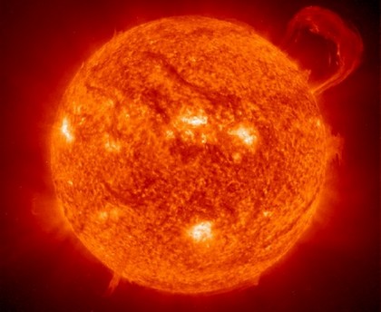 badai matahari - mass coronal ejection - kiamat