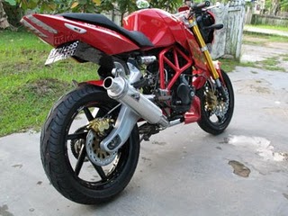 2011 Bajaj Pulsar TerBaru Dengan Gaya Raksasa Ducati