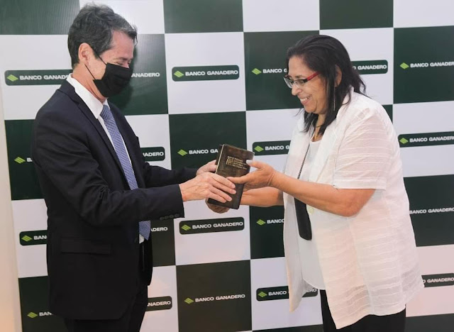 El Banco Ganadero recibe premio