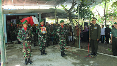 Suasana Haru Pemakaman Serda Hendro Suntojo, Anggota Babinsa Ramil 0217/Walantaka Asli Putra Pituruh