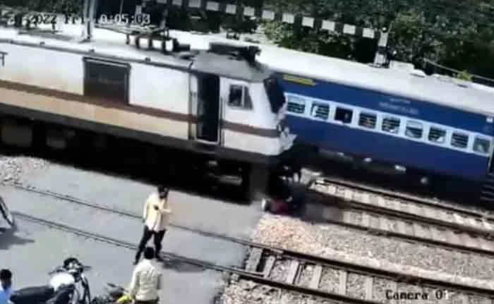 Watch: Man Abandoned Bike, Ran As Train Approached, Narrow Escape, News, Accident, CCTV, Passenger, Train, Police, National