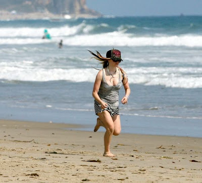 Avril Lavigne Pictures in BIKINI Beach Candids, Malibu,