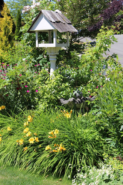 Fishtail Cottage- Summer Garden Tour-Treasure Hunt Thursday- From My Front Porch To Yours